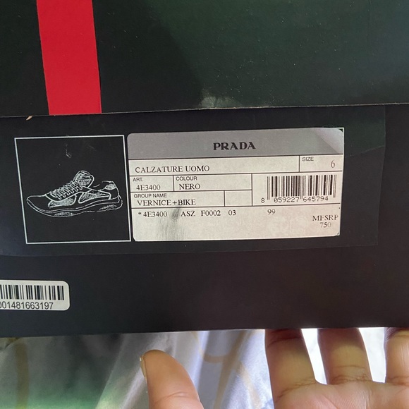 Too big , only worn once for 3 hours - Picture 5 of 7